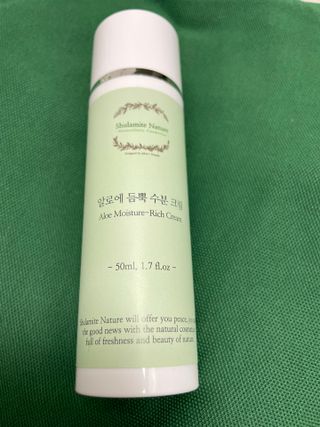 술람미네이처 자연주의 화장품ㅣ속보습 충전 + 민감/트러블 피부 진정 - 알로에 듬뿍 수분 크림 50ml — 5점을 준 리뷰어가 2022년 6월 올린 사용 사진