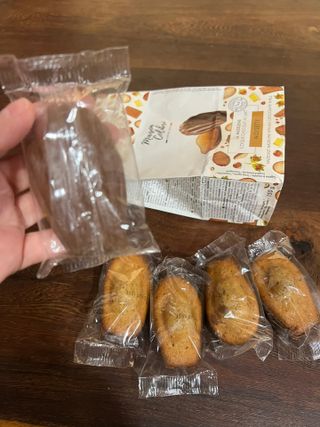 [메종콜리브리] 프랑스 마들렌 메종콜리브리 헤이즐넛 마들렌 2팩 — 3.5점을 준 리뷰어가 2022년 2월 올린 사용 사진