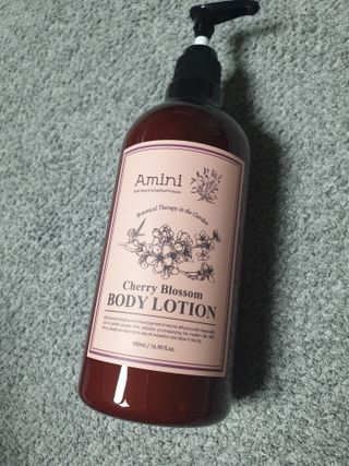 아미니 플라워테라피 바디로션  500ml 시리즈 — 5점을 준 리뷰어가 2021년 4월 올린 사용 사진