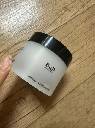 비엔디 프리용[한/영]BnD 바디 미백 겨드랑이 크림 — 5점을 준 리뷰어가 2024년 10월 올린 사용 사진