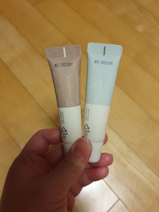 [후르디아] 올리브영 착한보습 비건 립버터 2종 — 5점을 준 리뷰어가 2022년 2월 올린 사용 사진