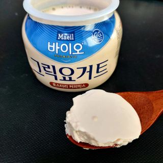 매일바이오 그릭요거트 오리지널 플레인 4개, 로스터리 커피믹스 4개 — 5점을 준 리뷰어가 2021년 12월 올린 사용 사진