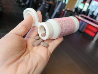닥터피엔티 [Dr.PNT] 하루 2알로 건강한 다이어트! 한겨울에도 체지방만 쏙~ 슬림핏 다이어트 — 5점을 준 리뷰어가 2023년 3월 올린 사용 사진