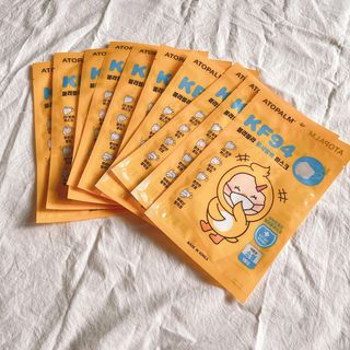 아토팜 블라블라 황사방역 마스크 KF94 — 4점을 준 리뷰어가 2021년 10월 올린 사용 사진
