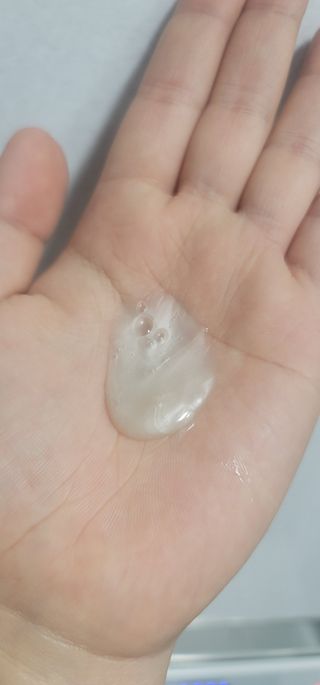 프리마인 더이상 뻣뻣하고 효과없는 탈모샴푸는 NO. 근본부터 케어하는 셀베이스 그린티샴푸(500ml) — 5점을 준 리뷰어가 2023년 5월 올린 사용 사진