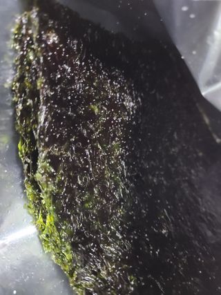 [해림맛김] 들기름에 구운 바삭바삭 김 4종 세트 + 1종 랜덤발송 총5개입 — 5점을 준 리뷰어가 2021년 2월 올린 사용 사진