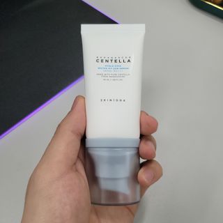 [스킨1004] 마다가스카르 센텔라 히알루-시카 워터핏 선세럼 50ml — 5점을 준 리뷰어가 2024년 5월 올린 사용 사진