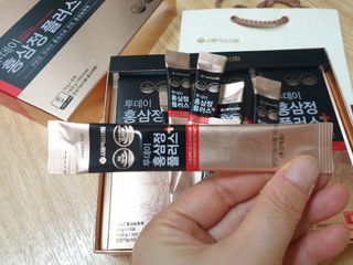 서울약사신협_투데이홍삼정플러스스틱_10g x 30포 — 5점을 준 리뷰어가 2021년 1월 올린 사용 사진