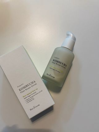 허블룸 콤부차 플랜트바이옴 비건 세럼 & 베지비타민앰플 — 5점을 준 리뷰어가 2021년 3월 올린 사용 사진