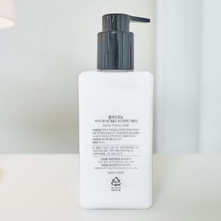 줄라이 모닝 _ JULY MORNING 줄라이모닝 하이드레이팅 퍼퓸드 바디앤핸드 에멀젼 — 5점을 준 리뷰어가 2021년 9월 올린 사용 사진