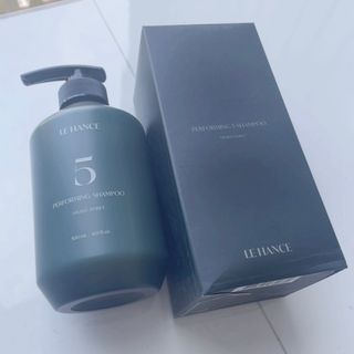 르핸스 퍼포밍 5 샴푸 비반트 포렛/베티버 포그 — 5점을 준 리뷰어가 2022년 11월 올린 사용 사진
