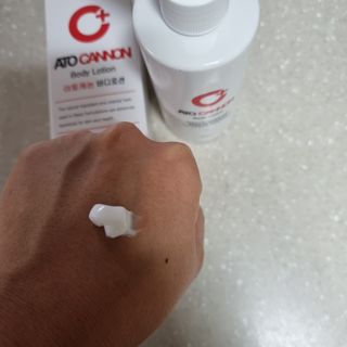 아토캐논(ATO CANNON) 아토캐논 고보습 바디로션 200ml — 5점을 준 리뷰어가 2022년 12월 올린 사용 사진
