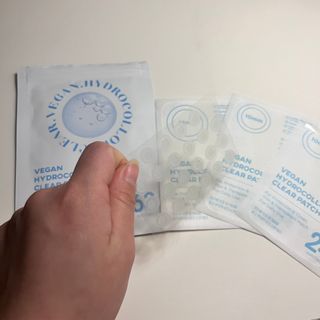소담스퀘어 상암 디팩코퍼레이션 놀라아워 비건 하이드로콜로이드 클리어 패치 — 5점을 준 리뷰어가 2022년 12월 올린 사용 사진