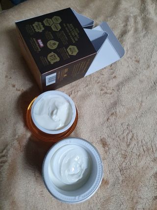 자민경 크레마카라콜 울트라 프로폴리스 하이드라 인텐스 크림 50ml — 5점을 준 리뷰어가 2021년 1월 올린 사용 사진