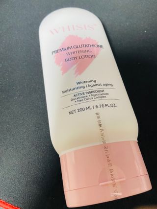 위시스 프리미엄 글루타치온  화이트닝 바디로션 — 4점을 준 리뷰어가 2023년 1월 올린 사용 사진