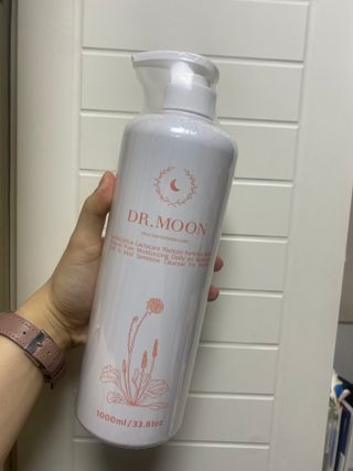 프리[닥터문] 유산균 락토케어 질경초 여성청결제 1000ml (젤타입) — 5점을 준 리뷰어가 2022년 6월 올린 사용 사진
