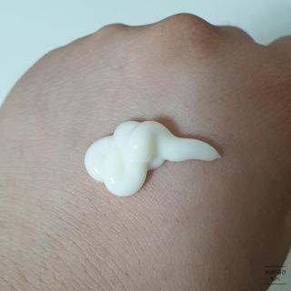 산다화 비타민C 화이트닝 크림 — 5점을 준 리뷰어가 2023년 5월 올린 사용 사진