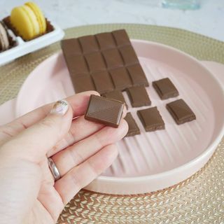 당류2g 자일리톨로 단맛을낸 슈카 퓨어비건 무설탕초콜릿 Xucker vegan 2개입 — 5점을 준 리뷰어가 2021년 4월 올린 사용 사진