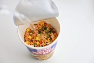 NISSIN 닛신 컵누들  4종 - 씨푸드오리지날, 씨푸드 스파이시, 씨푸드 커리, 씨푸드 XO소스 — 5점을 준 리뷰어가 2022년 12월 올린 사용 사진