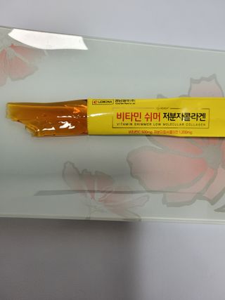 자연에온 경남제약 비타민 쉬머 저분자콜라겐 20g x 30포 — 5점을 준 리뷰어가 2021년 12월 올린 사용 사진