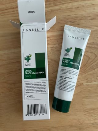 랑벨 랑바이오 블랙 시카 크림 50ml(블랙비 프로폴리스, 시카 4종, 판테놀 10 함유) — 5점을 준 리뷰어가 2022년 7월 올린 사용 사진
