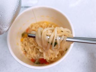 NISSIN 닛신 컵누들  4종 - 씨푸드오리지날, 씨푸드 스파이시, 씨푸드 커리, 씨푸드 XO소스 — 5점을 준 리뷰어가 2022년 1월 올린 사용 사진