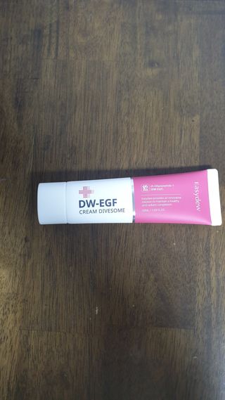 이지듀 DW-EGF 크림 다이브좀_콜라겐이 쏙쏙, 탄력피부로 다이빙 — 4점을 준 리뷰어가 2021년 2월 올린 사용 사진