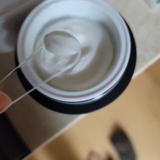 오투에니원 갈락토미세스 비타민 C 프리미엄 블랙스완 크림 50g — 5점을 준 리뷰어가 2023년 1월 올린 사용 사진