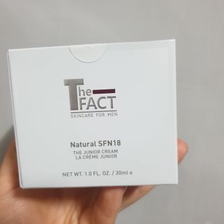 The Fact 더 팩트 내추럴 에스에프엔 에이틴 시니어 크림 — 5점을 준 리뷰어가 2021년 3월 올린 사용 사진