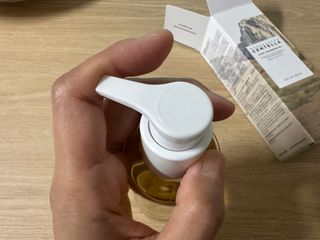 스킨1004 [SKIN1004] 마다가스카르 센텔라 라이트 클렌징 오일 200ml — 5점을 준 리뷰어가 2024년 8월 올린 사용 사진