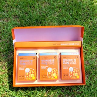 서울약사신협_내몸애발란스멀티비타민앤미네랄파워업_800mg x 90정 — 5점을 준 리뷰어가 2021년 5월 올린 사용 사진