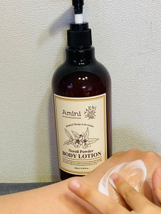 아미니 플라워테라피 바디로션  500ml 시리즈 — 4.5점을 준 리뷰어가 2021년 4월 올린 사용 사진