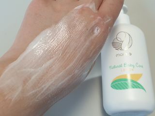 mom e 맘이 내추럴 베이비 케어 샴푸앤바스+로션 — 4점을 준 리뷰어가 2021년 1월 올린 사용 사진