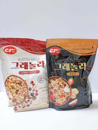 씨알푸드 씨알로 그래놀라 2종 후르츠+크랜베리 아몬드 — 5점을 준 리뷰어가 2022년 7월 올린 사용 사진