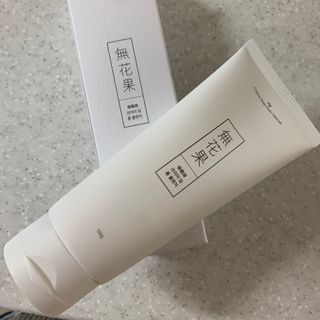 [베러오리진] 무화과 크리미 딥 폼 클렌저/피부 노폐물 & 미세먼지 99 세정 인증 민감성 피부 무자극 인증 — 5점을 준 리뷰어가 2021년 12월 올린 사용 사진