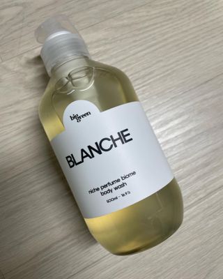 빅그린 니치 퍼퓸 바이옴바디워시 500ml(상탈, 블랙베리&베이, 블랑쉐 3종 중 택1) — 5점을 준 리뷰어가 2022년 7월 올린 사용 사진