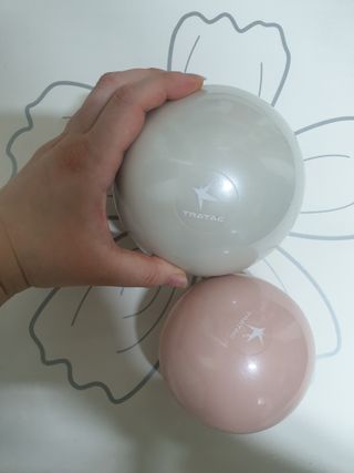 트라택 쿠셔닝 웨이트볼 0.5kg + 1kg SET — 5점을 준 리뷰어가 2022년 6월 올린 사용 사진