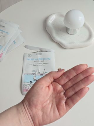 세뚜아(Cettua) [세뚜아] 모이스처 밸런싱 페이셜 마스크 Cettua Moisture Balancing Facial Mask 5매 — 5점을 준 리뷰어가 2024년 4월 올린 사용 사진