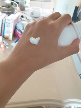 [닥터문] 프리미엄 알로에베라 선크림 500ml — 5점을 준 리뷰어가 2022년 6월 올린 사용 사진