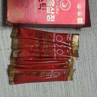 힘내라김홍삼 하루홍삼정스틱 10g x 10포 — 5점을 준 리뷰어가 2021년 3월 올린 사용 사진