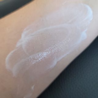 [스킨1004] 마다가스카르 센텔라 히알루-시카 워터핏 선세럼 50ml — 5점을 준 리뷰어가 2024년 5월 올린 사용 사진