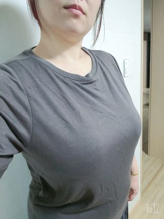 아르보노브라 아르보노 10color 데일리 반팔 노브라티 — 4점을 준 리뷰어가 2022년 5월 올린 사용 사진