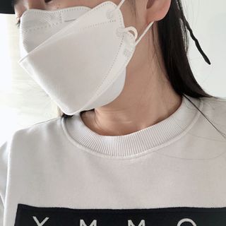 에버그린 순면 끈조절 KF94 마스크 - 화이트 30매 — 5점을 준 리뷰어가 2021년 4월 올린 사용 사진