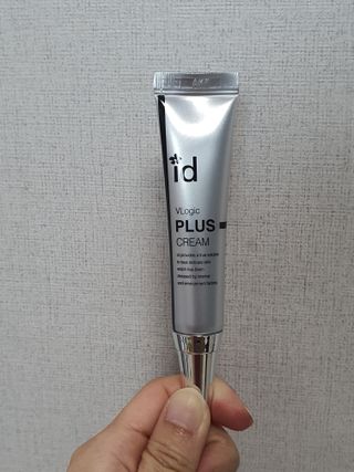 아이디플라코스메틱 아이디 브이로직 플러스 크림 15ml X 4EA — 5점을 준 리뷰어가 2022년 5월 올린 사용 사진