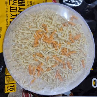 [푸딩팩토리] 10인치 씬피자 3종 택2_베샤멜 고르곤졸라/불고기/고르곤졸라 — 5점을 준 리뷰어가 2022년 5월 올린 사용 사진