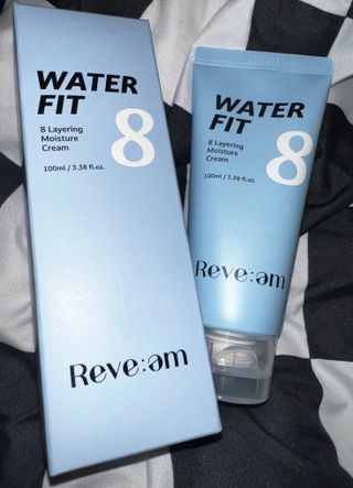 나우_ [리브엠]피부 속부터 겹겹이, 촘촘하게! 워터핏8중 수분착붙 크림 — 5점을 준 리뷰어가 2025년 2월 올린 사용 사진