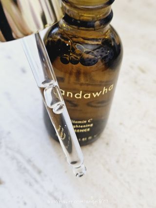 스킨큐어 산다화 비타민c 화이트닝 에센스 30ml — 5점을 준 리뷰어가 2023년 10월 올린 사용 사진