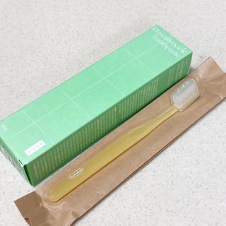 방방곳곳 편림치드 치약 + 탄모칫솔1p — 5점을 준 리뷰어가 2022년 3월 올린 사용 사진