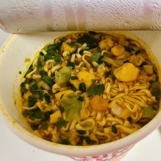 NISSIN 닛신 컵누들  4종 - 씨푸드오리지날, 씨푸드 스파이시, 씨푸드 커리, 씨푸드 XO소스 — 5점을 준 리뷰어가 2022년 4월 올린 사용 사진