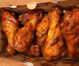 [교촌치킨 영등포역점] 치킨 메뉴 중 택1 — 5점을 준 리뷰어가 2021년 1월 올린 사용 사진